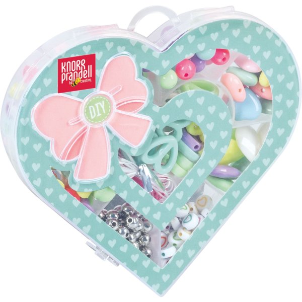 Smyckesset hj�rta med p�rlor och tr�d