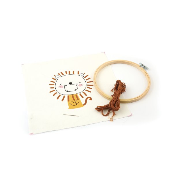 Broderikit med lejon, � 15 cm