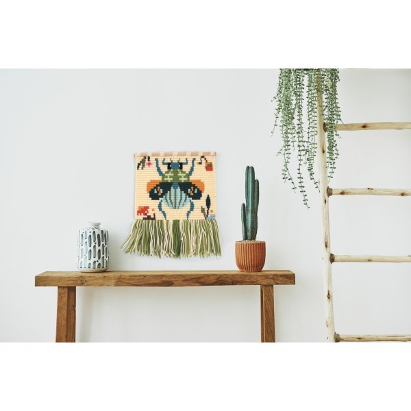 Broderikit med skalbagge i canvas