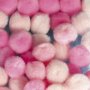 Pomponer 15 mm, 45 st, ljus till mörk rosa Pomponer 15 mm, 45 st, ljus till mörk rosa