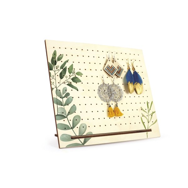 Smyckesh�llare i tr� med h�l 30 x 25 cm