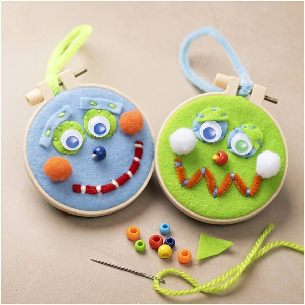 Broderisett Mini Ansikter Bl�/Gr�nn - 2 dekorasjoner