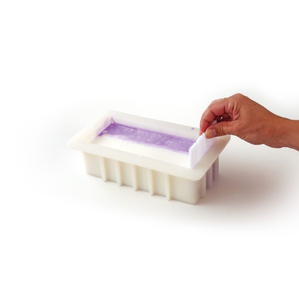Silikonform med avdelare för tvålar 20 x 9 x 6,5 cm Silikonform med avdelare för tvålar 20 x 9 x 6,5 cm