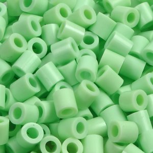 Rörpärlor NABBI medium 5x5 mm Pastellgrön 6000 st Rörpärlor NABBI medium 5x5 mm Pastellgrön 6000 st