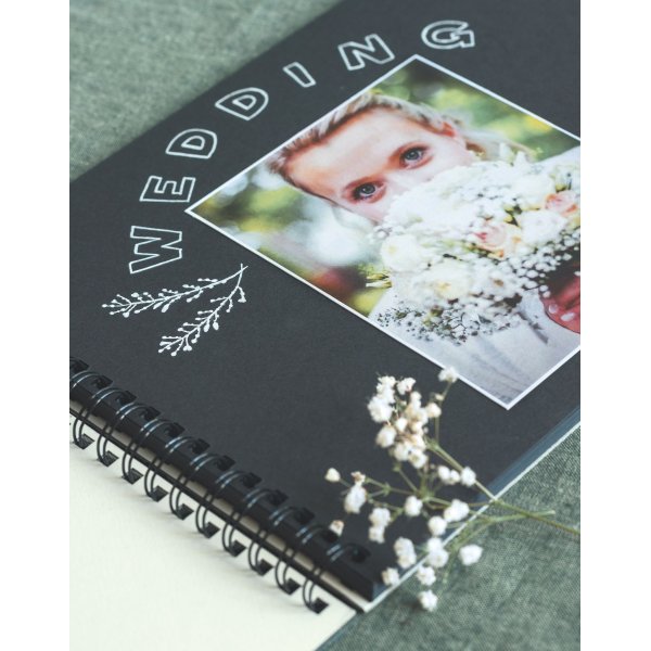Scrapbook 24 x 34 cm med svart papper