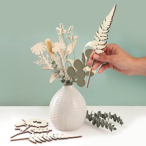 Set med 10 plywoodblommor, ca 24 cm, 4 mm tjocka Set med 10 plywoodblommor, ca 24 cm, 4 mm tjocka