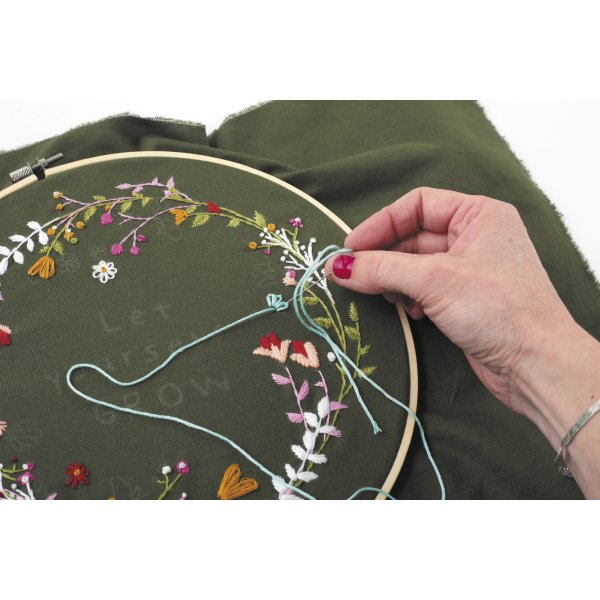 Broderikit med v�xtmotiv