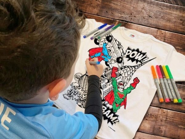 Färglägg din T-shirit - Superhjältar - 5-6 år Färglägg din T-shirit - Superhjältar - 5-6 år
