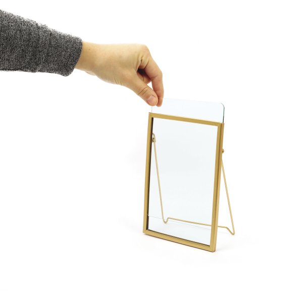 Rektangul�r glasram med metallkant och st�ll 13 x 18 cm