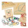 Geobräde träpussel med gummiband 15 x 15 cm - 40 delar och 24 mönsterkort Geobräde träpussel med gummiband 15 x 15 cm - 40 delar och 24 mönsterkort
