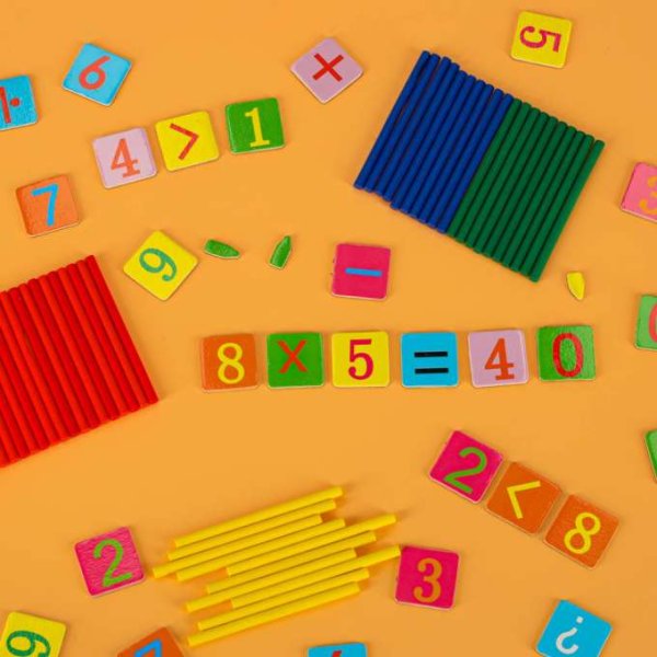 Lær uret og matematik - Uddannelsessæt i metalæske Lær uret og matematik - Uddannelsessæt i metalæske