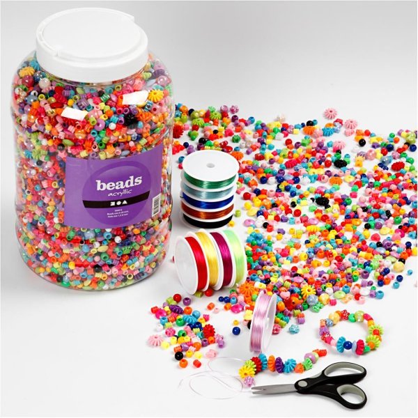 Plastperler og elastisk smykketråd i blandede farger 3 kg Plastperler og elastisk smykketråd i blandede farger 3 kg