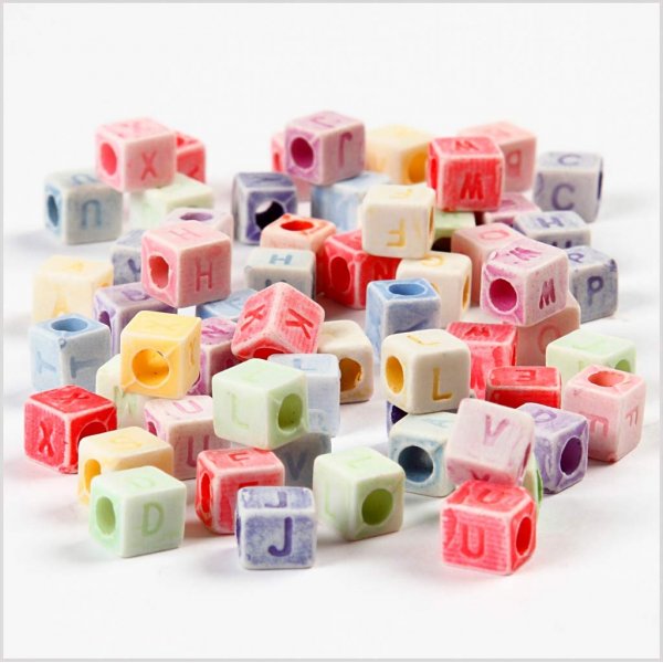 Bokstavspärlor - Pastellfärger - 6x6 mm - ca 2300 st Bokstavspärlor - Pastellfärger - 6x6 mm - ca 2300 st